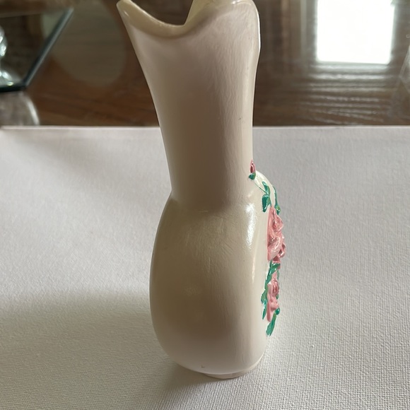 Handmaid and Hand-painted Small Vase. - Picture 5 of 6